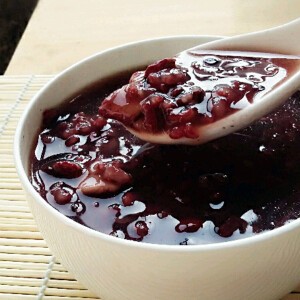 3 cách kết hợp nấu món ăn giúp chị em trẻ đẹp hơn, dưỡng tóc đen, tốt cho xương: Đậu đen là "nhân vật chính"- Ảnh 14. 3 cách kết hợp nấu món ăn giúp chị em trẻ đẹp hơn, dưỡng tóc đen, tốt cho xương: Đậu đen là "nhân vật chính"- Ảnh 14.