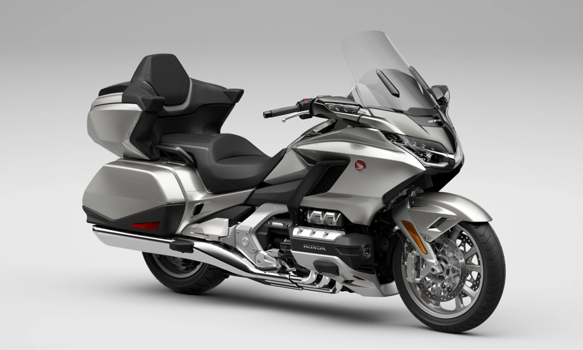 Xe Honda Thái gãy đôi sau tai nạn nhưng người lái chỉ bị thương nhẹ nhờ thứ rất lạ: CSGT cũng dùng xe này- Ảnh 6. Xe Honda Thái gãy đôi sau tai nạn nhưng người lái chỉ bị thương nhẹ nhờ thứ rất lạ: CSGT cũng dùng xe này- Ảnh 6.