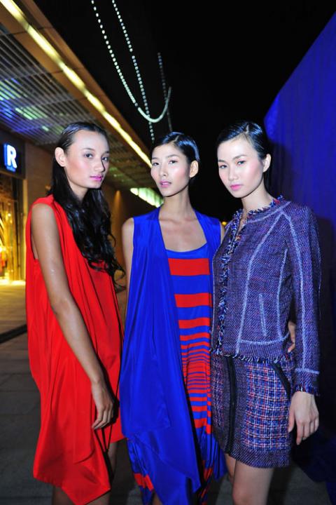 Hoàng Thuỳ - Lê Thuý làm hoà: Chuyện gì đã xảy ra mà "không đội trời chung" suốt 13 năm?- Ảnh 2. Hoàng Thuỳ - Lê Thuý làm hoà: Chuyện gì đã xảy ra mà "không đội trời chung" suốt 13 năm?- Ảnh 2.