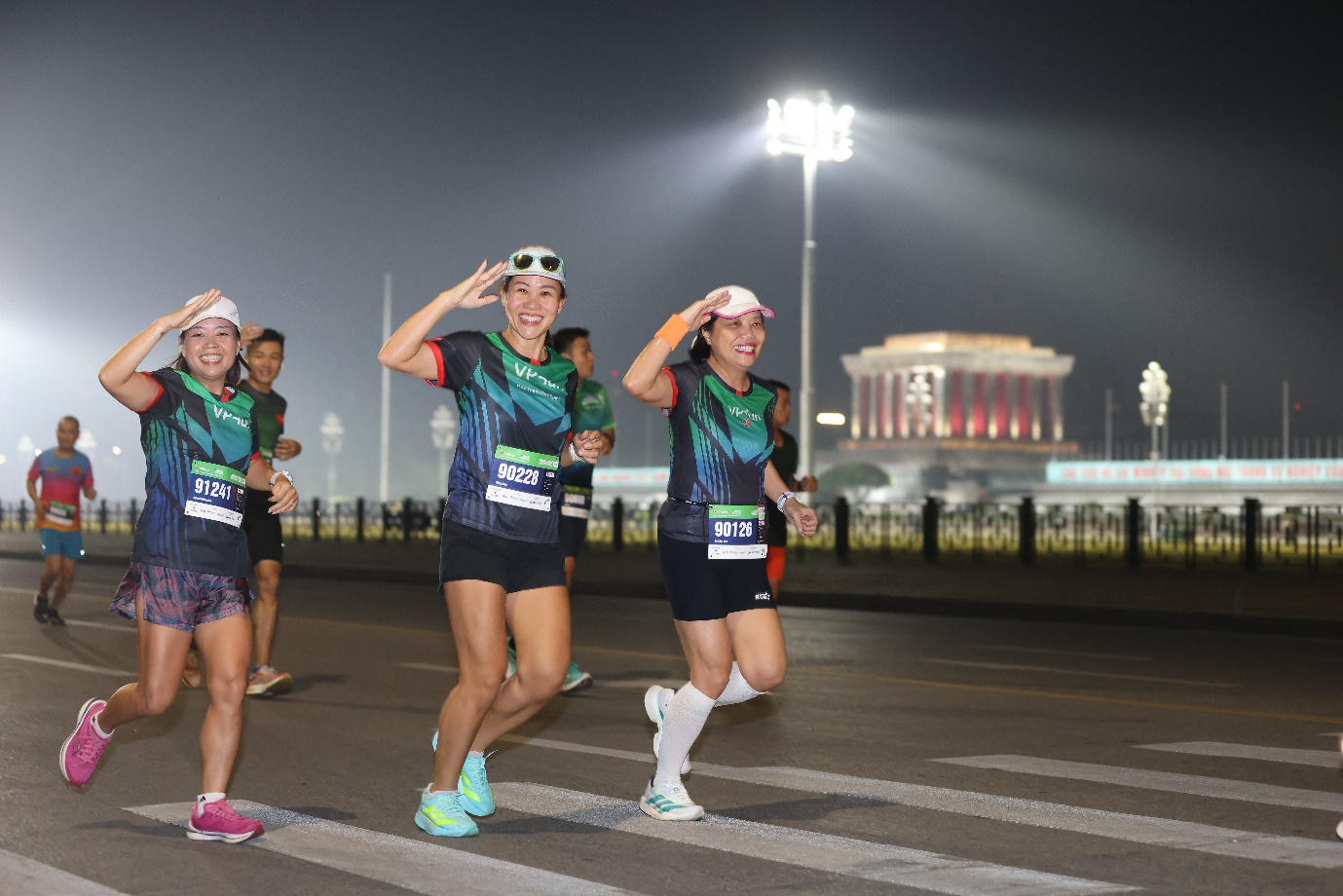 Những bóng hồng VPIM 2025 - lan tỏa năng lượng sống khỏe, sống thịnh vượng- Ảnh 11. Những bóng hồng VPIM 2025 - lan tỏa năng lượng sống khỏe, sống thịnh vượng- Ảnh 11.