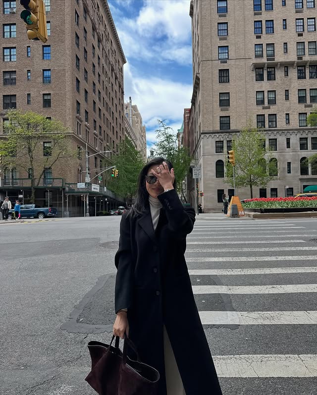 Cô gái châu Á cưới hậu duệ gia tộc Givenchy: Nhan sắc như bản tình ca, style sang đến mức Google cũng bối rối- Ảnh 8.