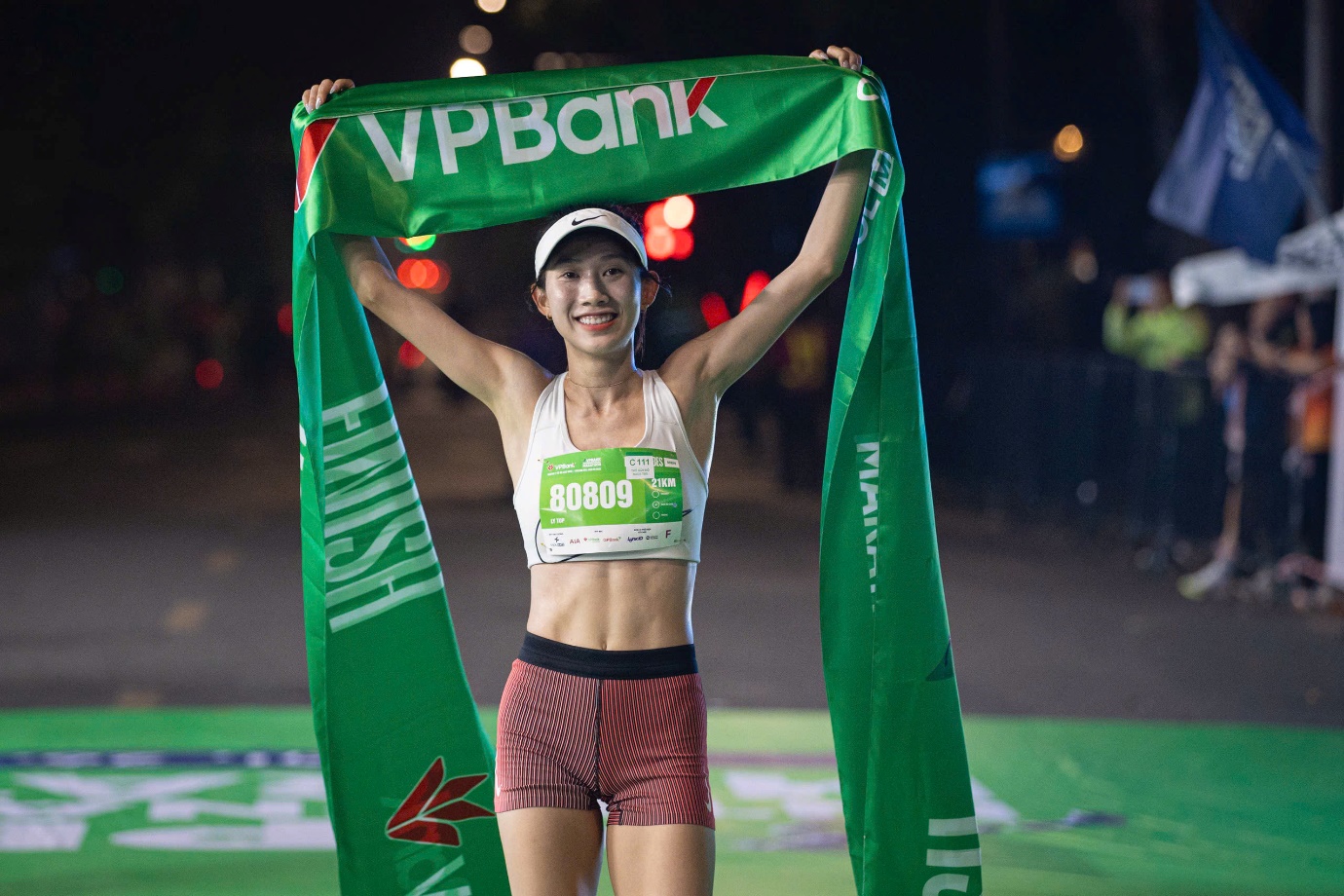 Những bóng hồng VPIM 2025 - lan tỏa năng lượng sống khỏe, sống thịnh vượng- Ảnh 6. Những bóng hồng VPIM 2025 - lan tỏa năng lượng sống khỏe, sống thịnh vượng- Ảnh 6.