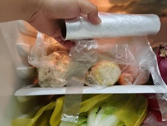 Túi nilon là "kẻ thù" của thức ăn trong tủ lạnh, tuyệt đối KHÔNG dùng chung- Ảnh 6. Túi nilon là "kẻ thù" của thức ăn trong tủ lạnh, tuyệt đối KHÔNG dùng chung- Ảnh 6.