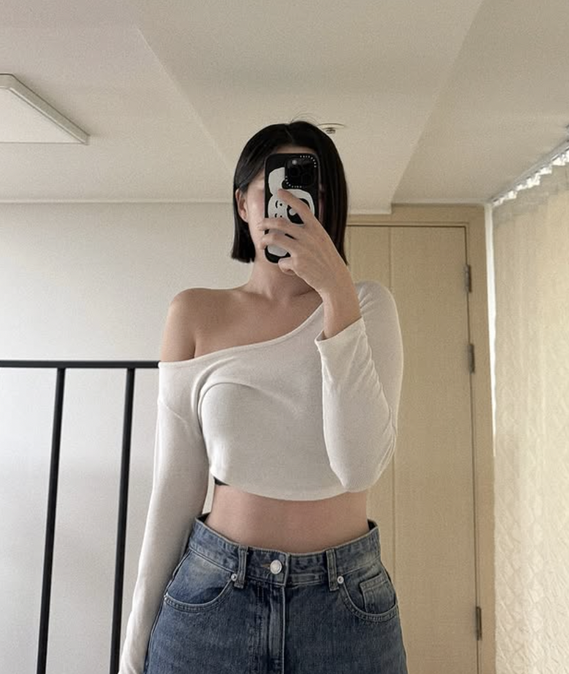 Tư thế Yoga khiến chân "run bần bật" nhưng giúp giảm mỡ bụng cực nhanh, kể cả với phụ nữ ngoài 35 tuổi- Ảnh 6. Tư thế Yoga khiến chân "run bần bật" nhưng giúp giảm mỡ bụng cực nhanh, kể cả với phụ nữ ngoài 35 tuổi- Ảnh 6.