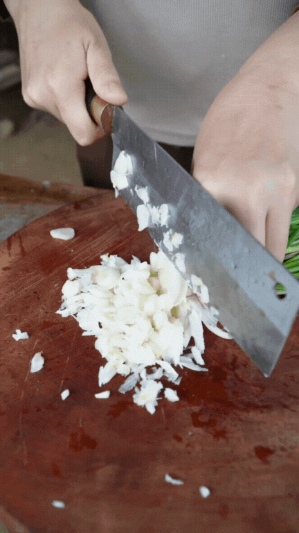 Hơn 9 triệu người vào xem món đặc sản núi rừng béo ngậy này, nhưng không biết có bao nhiêu người dám thử?- Ảnh 1. Hơn 9 triệu người vào xem món đặc sản núi rừng béo ngậy này, nhưng không biết có bao nhiêu người dám thử?- Ảnh 1.