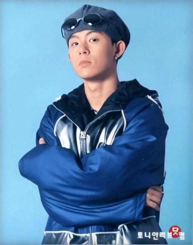 Cấm sóng nam ca sĩ 3 năm vì tội cờ bạc trái phép- Ảnh 2. Cấm sóng nam ca sĩ 3 năm vì tội cờ bạc trái phép- Ảnh 2.