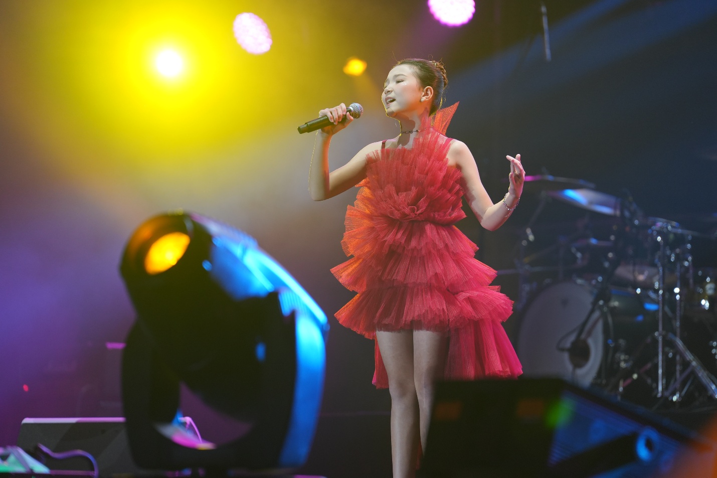 Emily Wagner 10 tuổi tỏa sáng trên cùng sân khấu với Thomas Anders - Modern Talking- Ảnh 1.