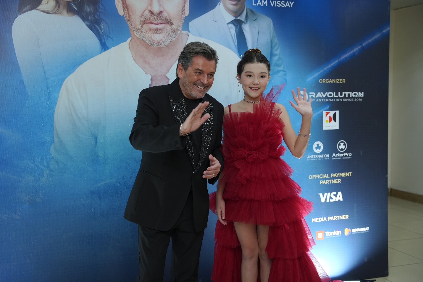 Emily Wagner 10 tuổi tỏa sáng trên cùng sân khấu với Thomas Anders - Modern Talking- Ảnh 2.