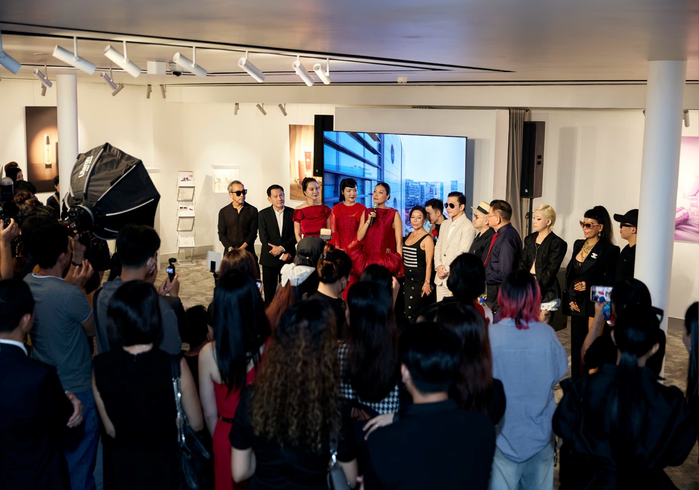 Vũ Cẩm Nhung & Tenamyd Cosmetic – ba thập kỷ một hành trình khát vọng- Ảnh 6. Vũ Cẩm Nhung & Tenamyd Cosmetic – ba thập kỷ một hành trình khát vọng- Ảnh 6.