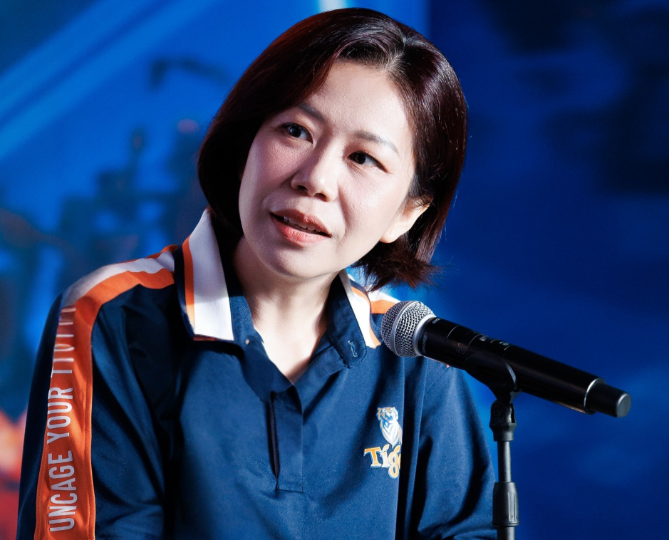 Khi 3.300 cầu thủ Việt cùng huyền thoại Manchester United tạo nên cơn sốt bóng đá đường phố- Ảnh 3. Khi 3.300 cầu thủ Việt cùng huyền thoại Manchester United tạo nên cơn sốt bóng đá đường phố- Ảnh 3.