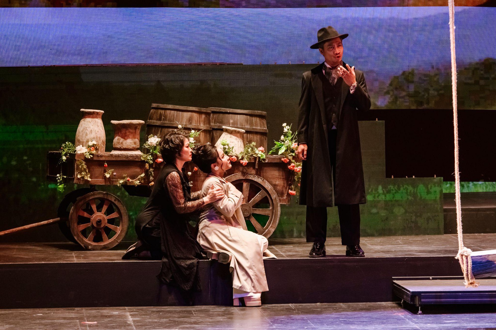 Khán giả Hà Nội đắm chìm trong bản tình ca bi tráng La Traviata- Ảnh 5. Khán giả Hà Nội đắm chìm trong bản tình ca bi tráng La Traviata- Ảnh 5.