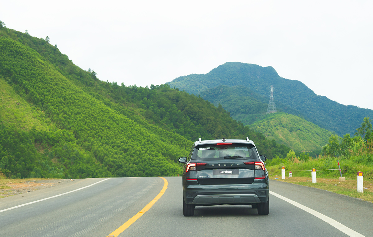 Review nhanh Skoda Kushaq: An toàn, bền dáng, lái hay, thực dụng và một điều cả phân khúc không xe nào có- Ảnh 2. Review nhanh Skoda Kushaq: An toàn, bền dáng, lái hay, thực dụng và một điều cả phân khúc không xe nào có- Ảnh 2.