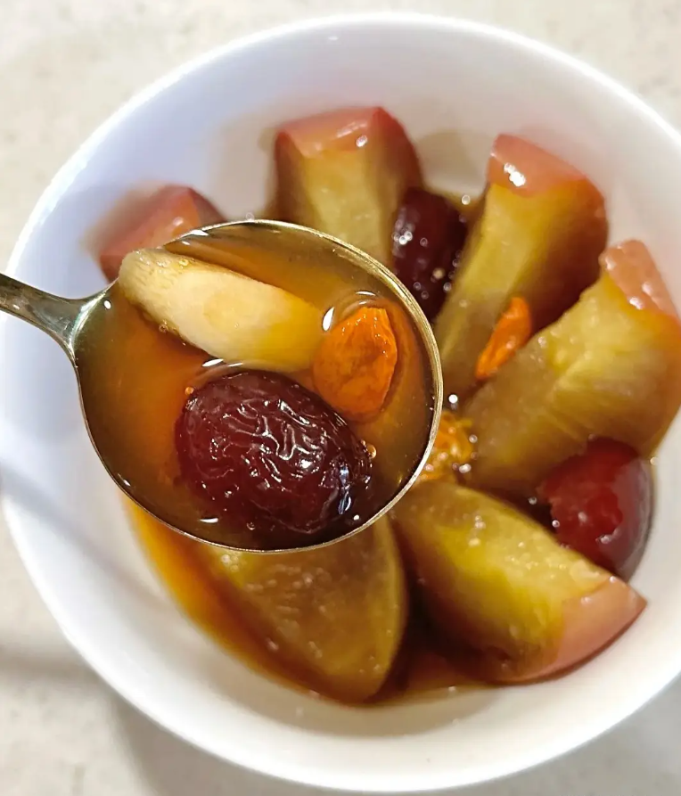 Vì tôi ăn món hấp này mỗi ngày nên da mặt bây giờ "như được ngậm nước", mịn và hồng hào, ai cũng khen đẹp!- Ảnh 7. Vì tôi ăn món hấp này mỗi ngày nên da mặt bây giờ "như được ngậm nước", mịn và hồng hào, ai cũng khen đẹp!- Ảnh 7.