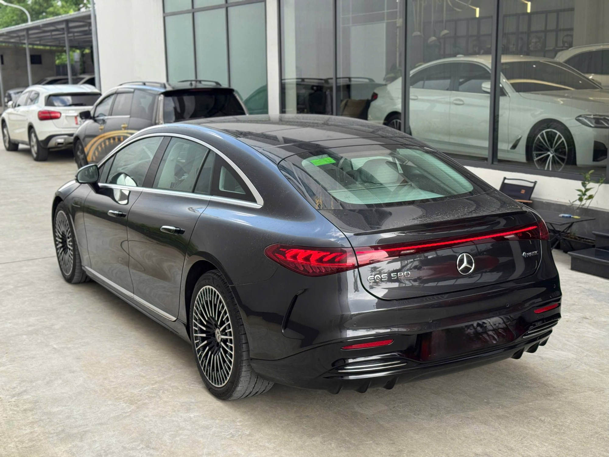 Ở Việt Nam có chiếc xe điện đi 1 km 'đánh rơi' 1,6 triệu đồng, đi 1.500 km mất 40% giá trị: Giá quá hời?- Ảnh 4. Ở Việt Nam có chiếc xe điện đi 1 km 'đánh rơi' 1,6 triệu đồng, đi 1.500 km mất 40% giá trị: Giá quá hời?- Ảnh 4.