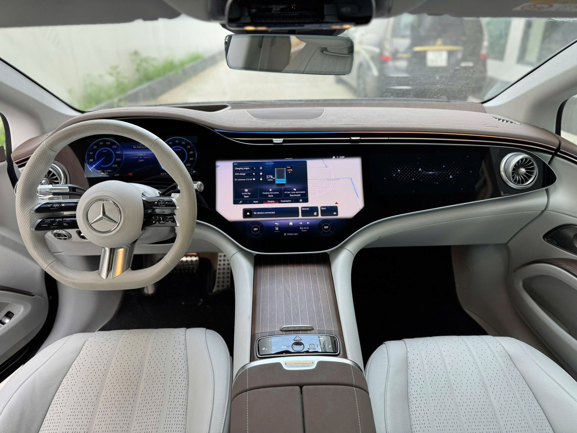 Ở Việt Nam có chiếc xe điện đi 1 km 'đánh rơi' 1,6 triệu đồng, đi 1.500 km mất 40% giá trị: Giá quá hời?- Ảnh 2. Ở Việt Nam có chiếc xe điện đi 1 km 'đánh rơi' 1,6 triệu đồng, đi 1.500 km mất 40% giá trị: Giá quá hời?- Ảnh 2.