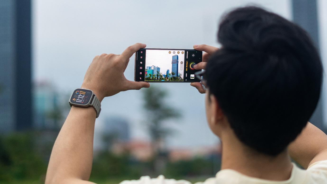 Bộ đôi siêu phẩm công nghệ hoàn hảo cho người trẻ: realme 15 series & realme Watch 5- Ảnh 5. Bộ đôi siêu phẩm công nghệ hoàn hảo cho người trẻ: realme 15 series & realme Watch 5- Ảnh 5.