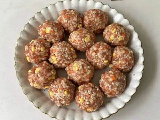 Trộn 4 nguyên liệu đơn giản rồi vo tròn và hấp: Ngon bất ngờ, thơm lừng dùng ăn sáng, trưa hay tối đều hợp- Ảnh 6. Trộn 4 nguyên liệu đơn giản rồi vo tròn và hấp: Ngon bất ngờ, thơm lừng dùng ăn sáng, trưa hay tối đều hợp- Ảnh 6.