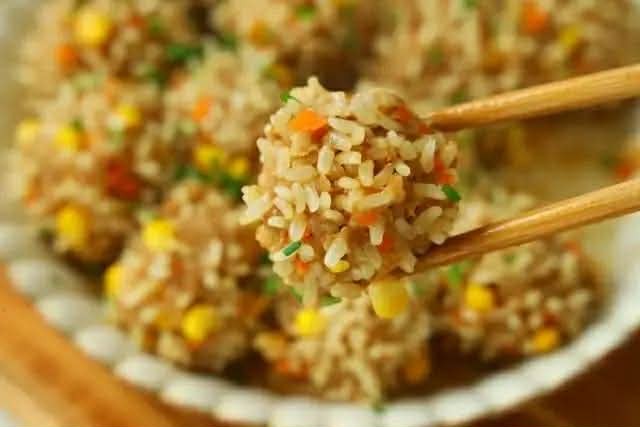 Trộn 4 nguyên liệu đơn giản rồi vo tròn và hấp: Ngon bất ngờ, thơm lừng dùng ăn sáng, trưa hay tối đều hợp- Ảnh 9. Trộn 4 nguyên liệu đơn giản rồi vo tròn và hấp: Ngon bất ngờ, thơm lừng dùng ăn sáng, trưa hay tối đều hợp- Ảnh 9.