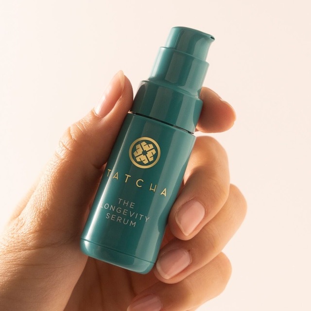 Review "siêu huyết thanh" Nhật Bản: Vogue khen hết lời, bôi 1 phát da căng bóng như gương!- Ảnh 1.