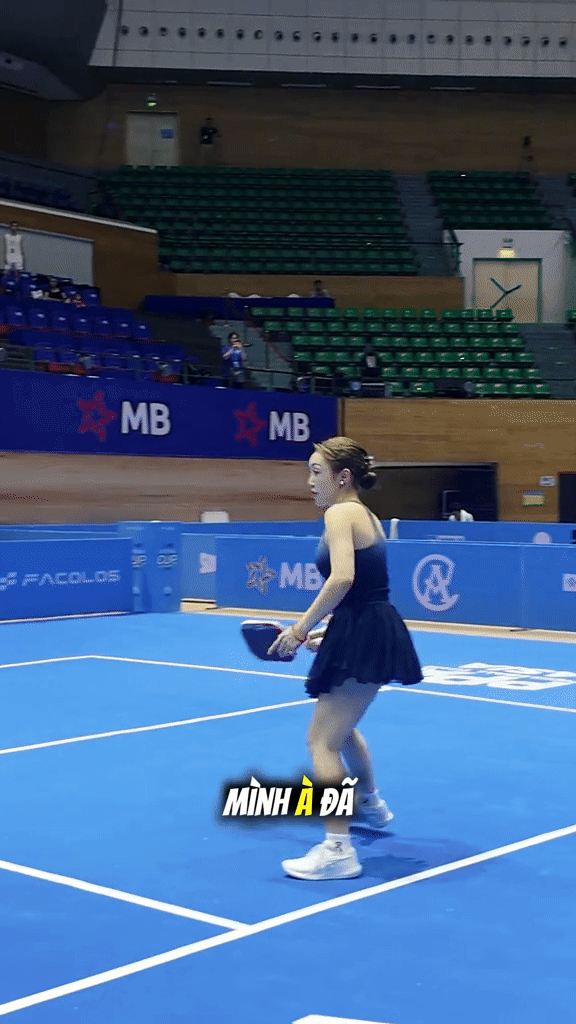 Em Kim "vén váy", vợ 3 giám đốc bảo tàng cùng loạt mỹ nhân xả suộc thả dáng tại PPA Tour Asia - Đà Nẵng- Ảnh 3.
