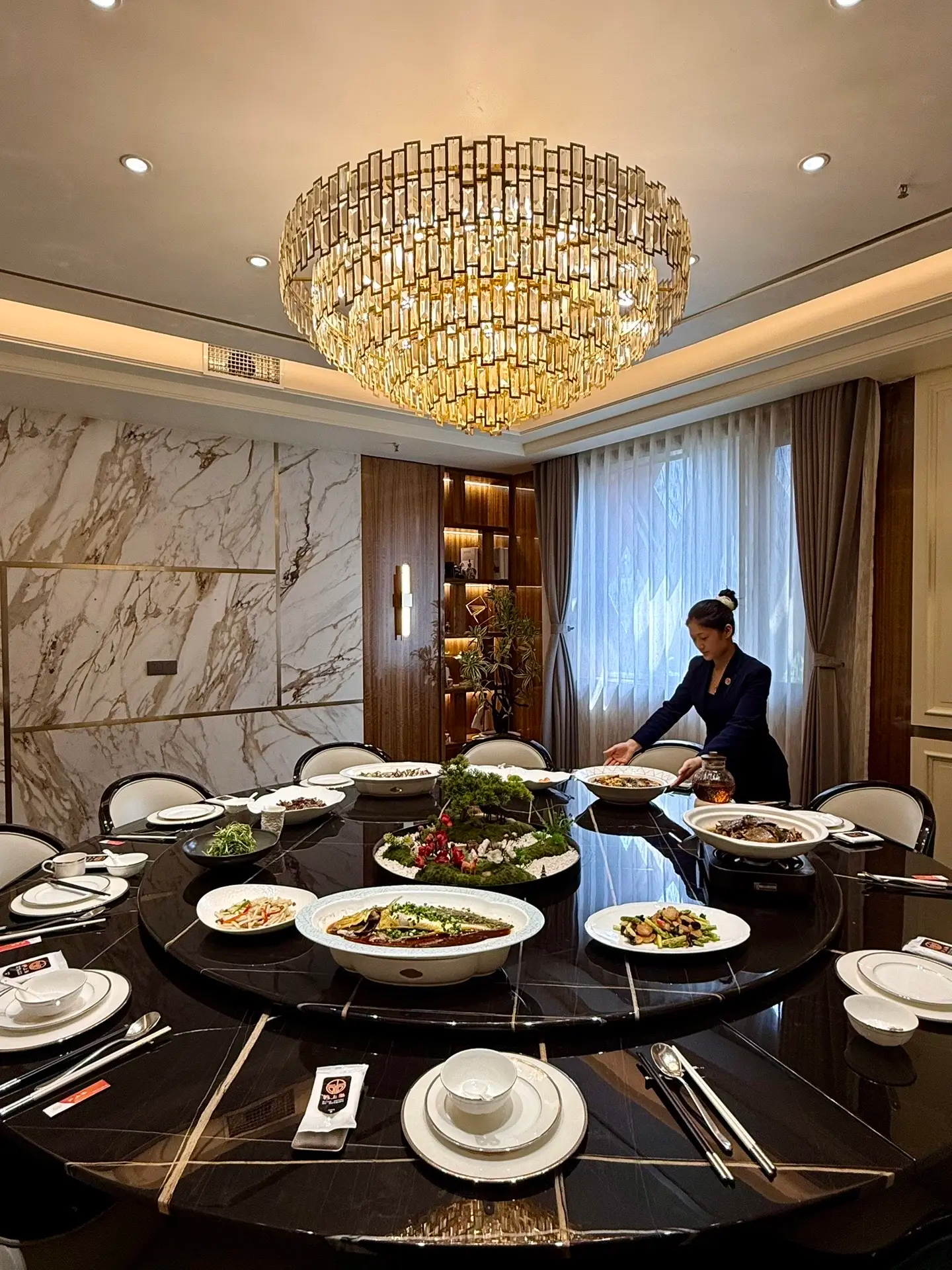20 năm họp lớp, tôi tiêu không ít hơn cả trăm triệu - sai lầm tài chính đến giờ mới tỉnh ngộ- Ảnh 1.