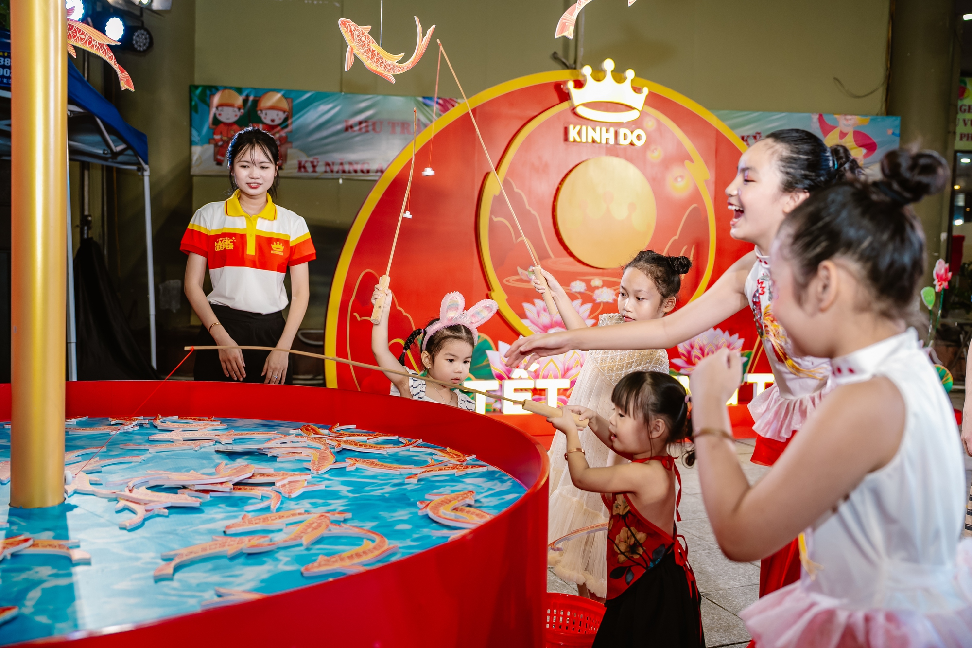 Bảo tồn nét đẹp văn hóa truyền thống Tết Đoàn viên, Kinh Đô cùng VECCA "bày tiệc" trông trăng- Ảnh 3.