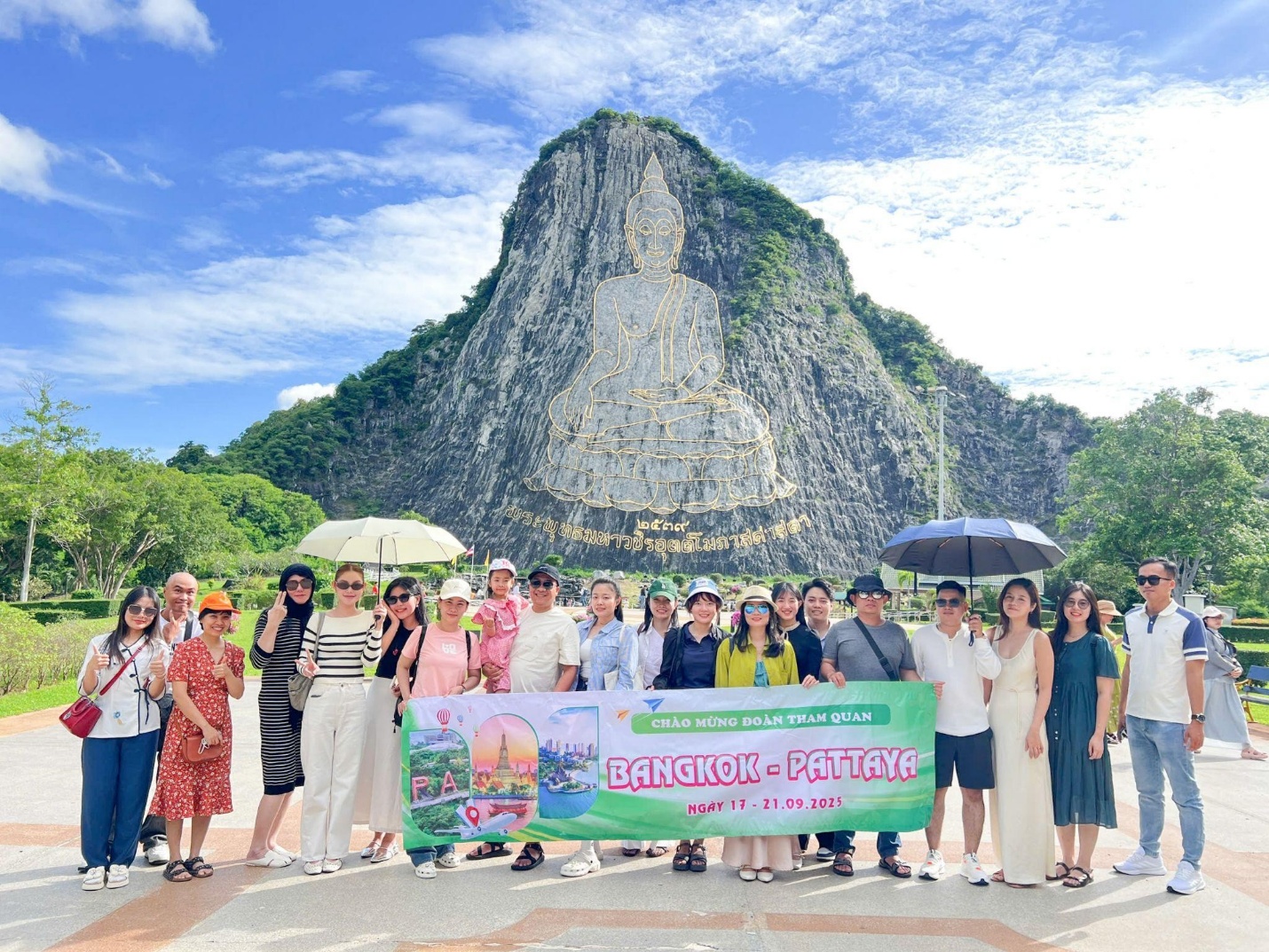 Mừng sinh nhật thứ 24 và nhận cú đúp giải thưởng - Đất Việt Tour mở đại tiệc tri ân- Ảnh 3.