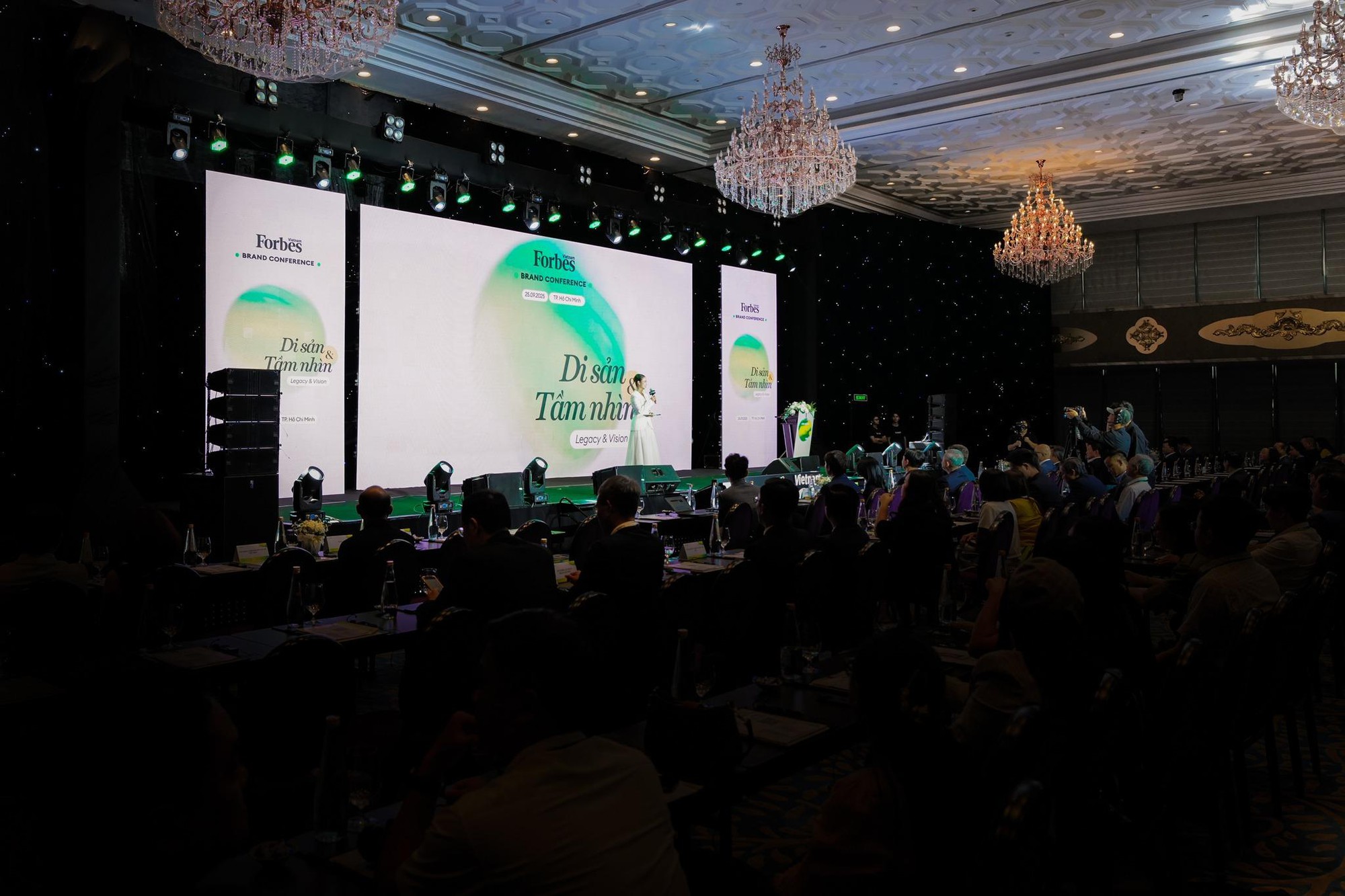 SunUni Academy tại Forbes 2025: Đào tạo tiếng Anh trực tuyến trong thời đại mới- Ảnh 2. SunUni Academy tại Forbes 2025: Đào tạo tiếng Anh trực tuyến trong thời đại mới- Ảnh 2.