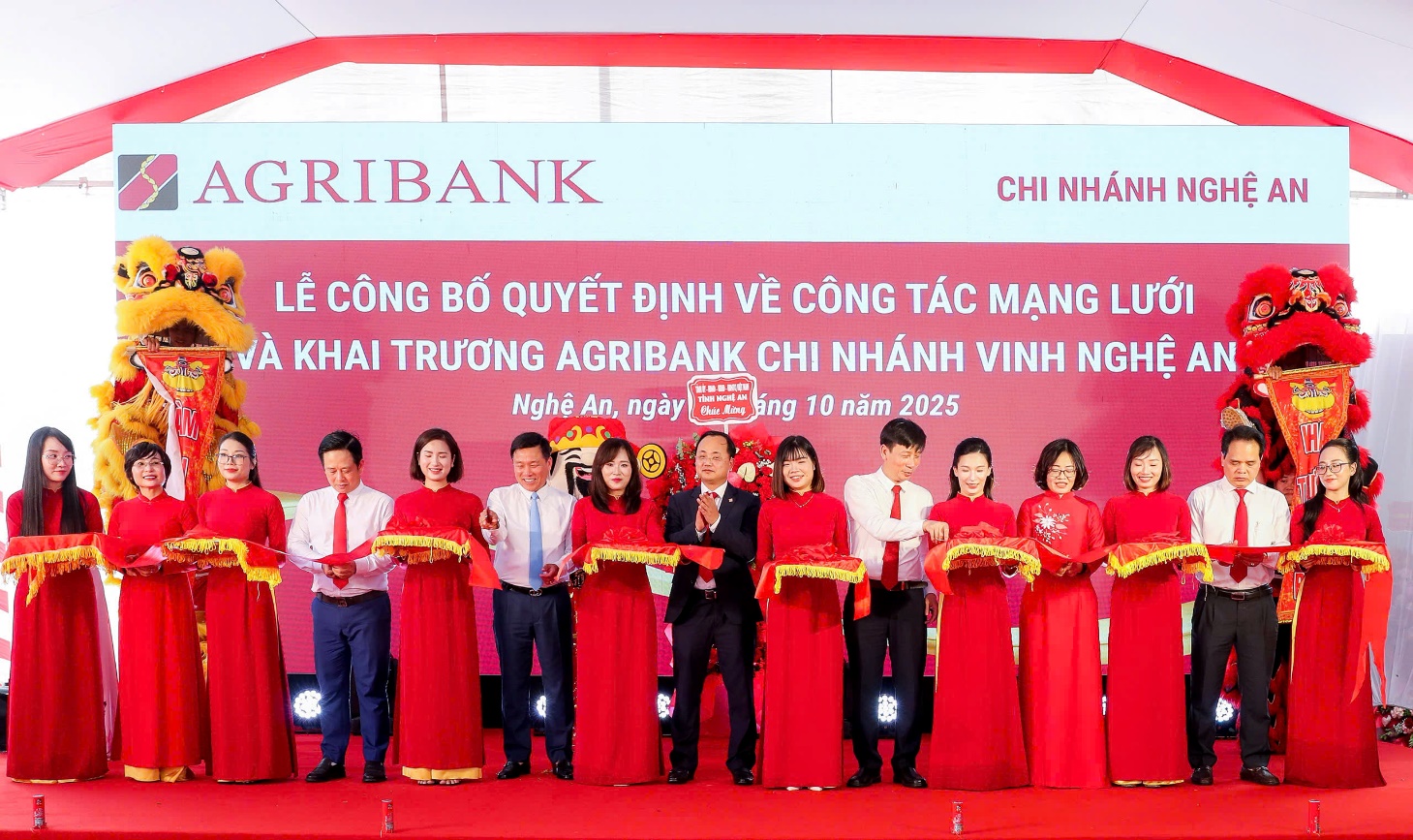 Agribank đẩy mạnh sắp xếp tổ chức mạng lưới theo hướng tăng cường phát triển "tam nông"- Ảnh 3.