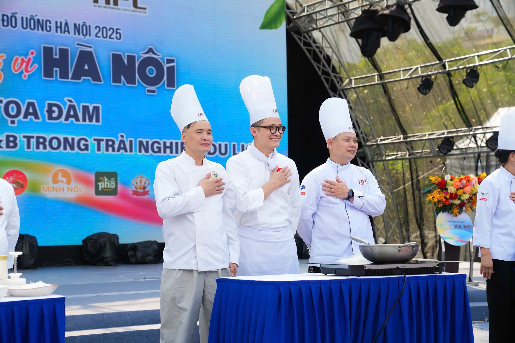 Ẩm thực Việt - Di sản sống trong bàn tay Nghệ nhân ẩm thực Lưu Hoàng Trung- Ảnh 5. Ẩm thực Việt - Di sản sống trong bàn tay Nghệ nhân ẩm thực Lưu Hoàng Trung- Ảnh 5.