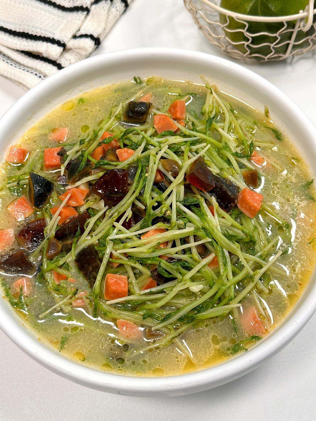 Đi chợ thấy loại rau này đừng bỏ qua: Chỉ vài nguyên liệu nấu bát canh ngon mà chồng con khen ngon tới tấp- Ảnh 7.