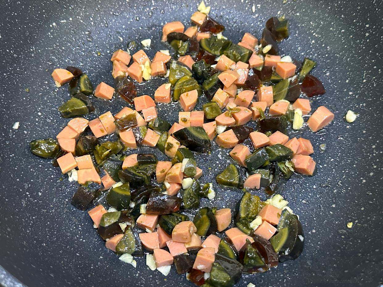 Đi chợ thấy loại rau này đừng bỏ qua: Chỉ vài nguyên liệu nấu bát canh ngon mà chồng con khen ngon tới tấp- Ảnh 3.