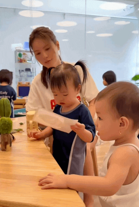 Cho con học trường quốc tế với học phí 400 triệu/năm, bố bỉm Tuấn Dương "toát mồ hôi hột" vì một điều khác biệt- Ảnh 3.