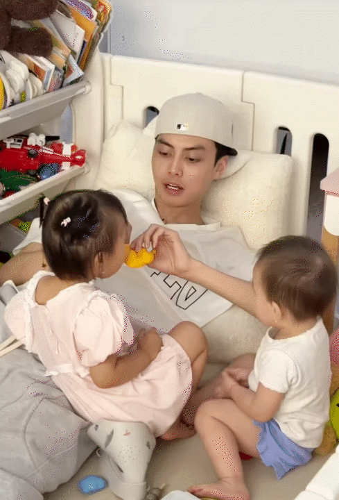 Cho con học trường quốc tế với học phí 400 triệu/năm, bố bỉm Tuấn Dương "toát mồ hôi hột" vì một điều khác biệt- Ảnh 5.