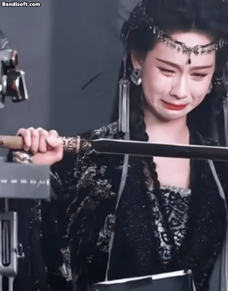 Gương mặt méo mó gây sốc của bản sao Lưu Diệc Phi: Thế này mà đòi là thần tiên tỷ tỷ- Ảnh 4. Gương mặt méo mó gây sốc của bản sao Lưu Diệc Phi: Thế này mà đòi là thần tiên tỷ tỷ- Ảnh 4.