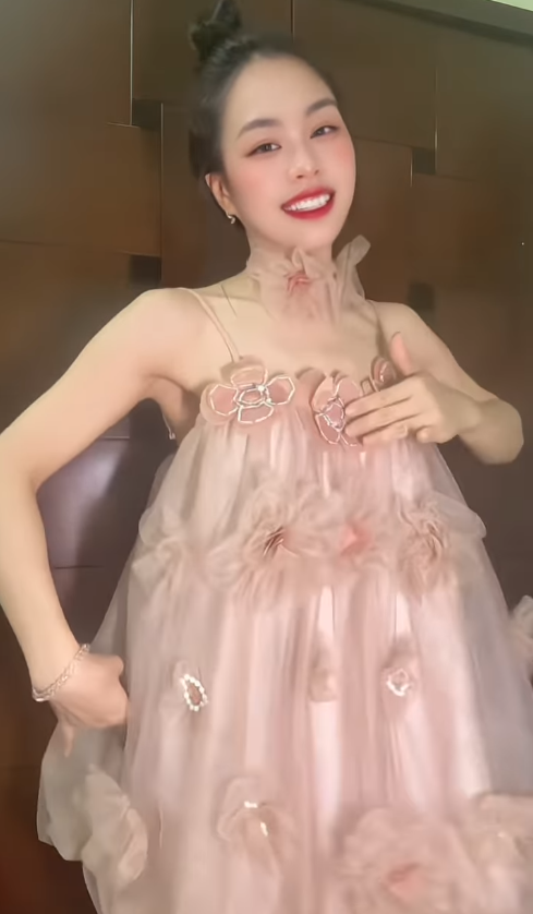 photo-1761811626492 photo-1761811626492