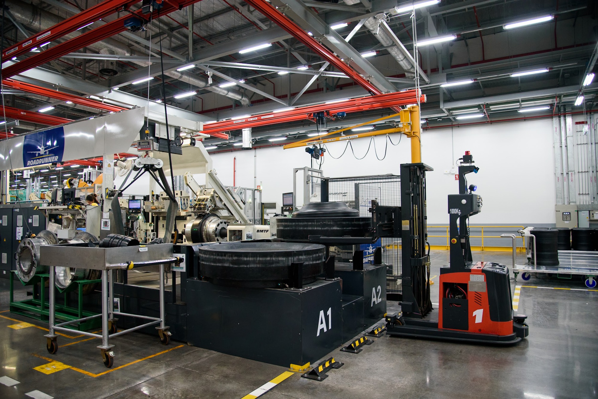 Michelin kiến tạo tương lai di chuyển qua đổi mới sáng tạo- Ảnh 3. Michelin kiến tạo tương lai di chuyển qua đổi mới sáng tạo- Ảnh 3.