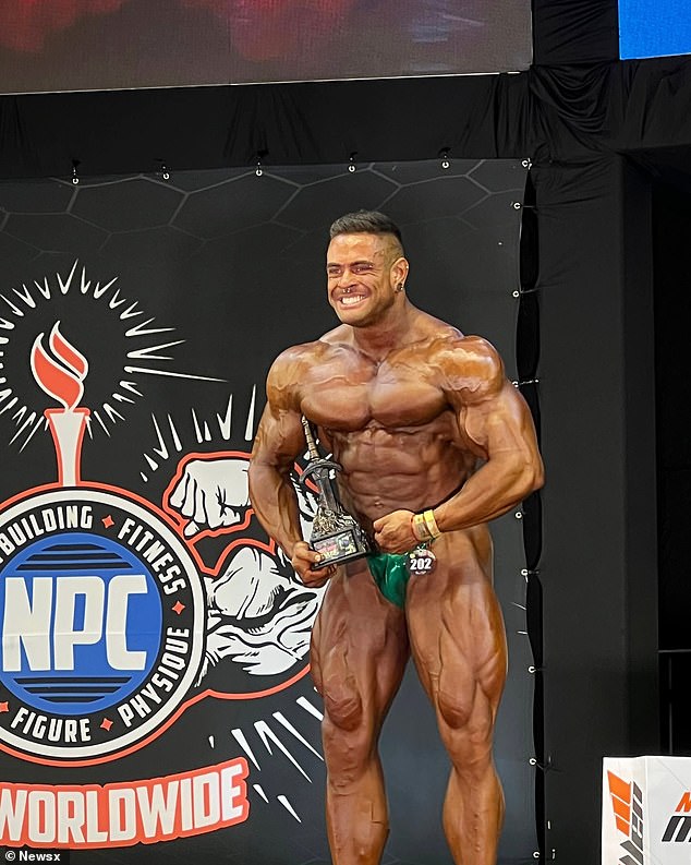 Nam thần thể hình đột quỵ qua đời do cú sốc mất mèo cưng- Ảnh 1. Nam thần thể hình đột quỵ qua đời do cú sốc mất mèo cưng- Ảnh 1.