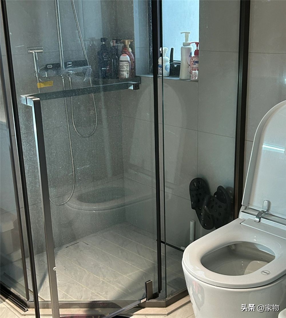 Một năm sau khi dọn nhà mới, tôi vô cùng hối hận vì đã chọn 7 món đồ phòng tắm vô dụng này!- Ảnh 3. Một năm sau khi dọn nhà mới, tôi vô cùng hối hận vì đã chọn 7 món đồ phòng tắm vô dụng này!- Ảnh 3.