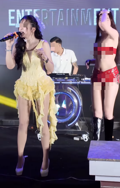 photo-1761898219079 photo-1761898219079