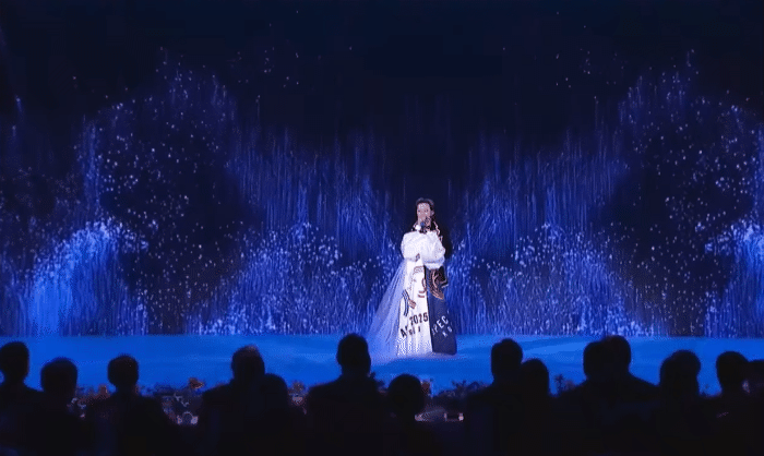 Tròn năm “tái sinh”: Ngôi sao số 1 Hàn Quốc trình diễn trước lãnh đạo 21 quốc gia, làm nên lịch sử chưa từng có- Ảnh 2. Tròn năm “tái sinh”: Ngôi sao số 1 Hàn Quốc trình diễn trước lãnh đạo 21 quốc gia, làm nên lịch sử chưa từng có- Ảnh 2.