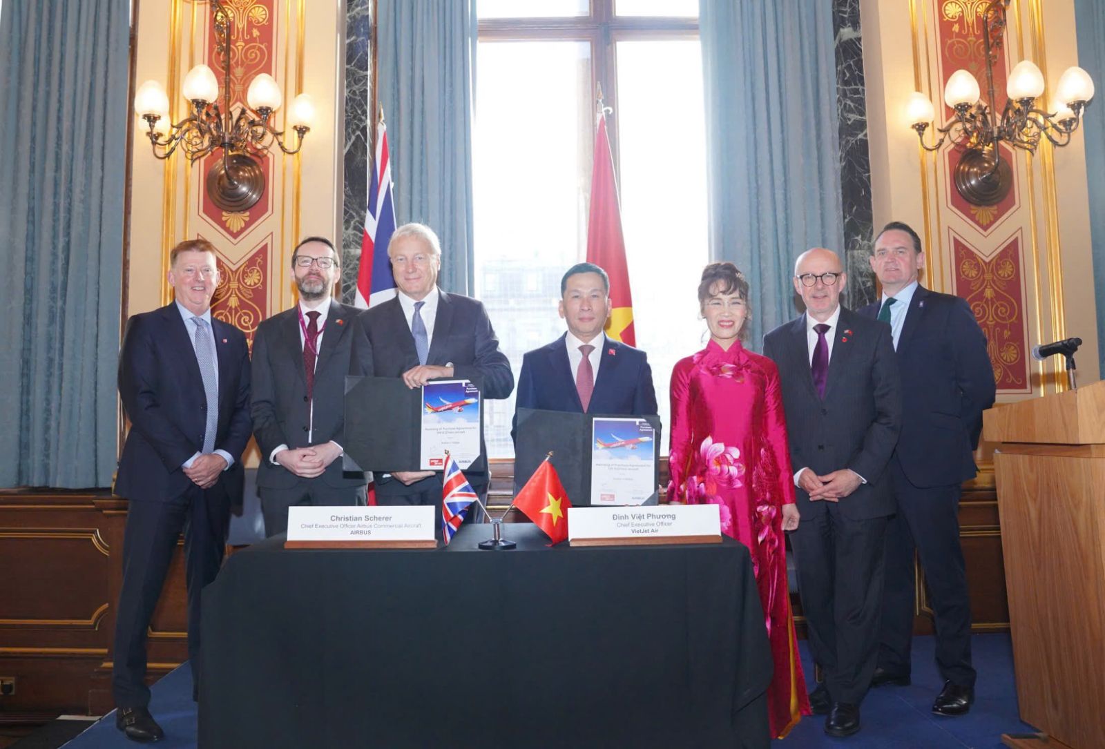 Vietjet đặt mua 100 tàu bay Airbus A321neo, đánh dấu cột mốc mớitrong quan hệ hợp tác Việt Nam – Vương quốc Anh- Ảnh 2. Vietjet đặt mua 100 tàu bay Airbus A321neo, đánh dấu cột mốc mớitrong quan hệ hợp tác Việt Nam – Vương quốc Anh- Ảnh 2.