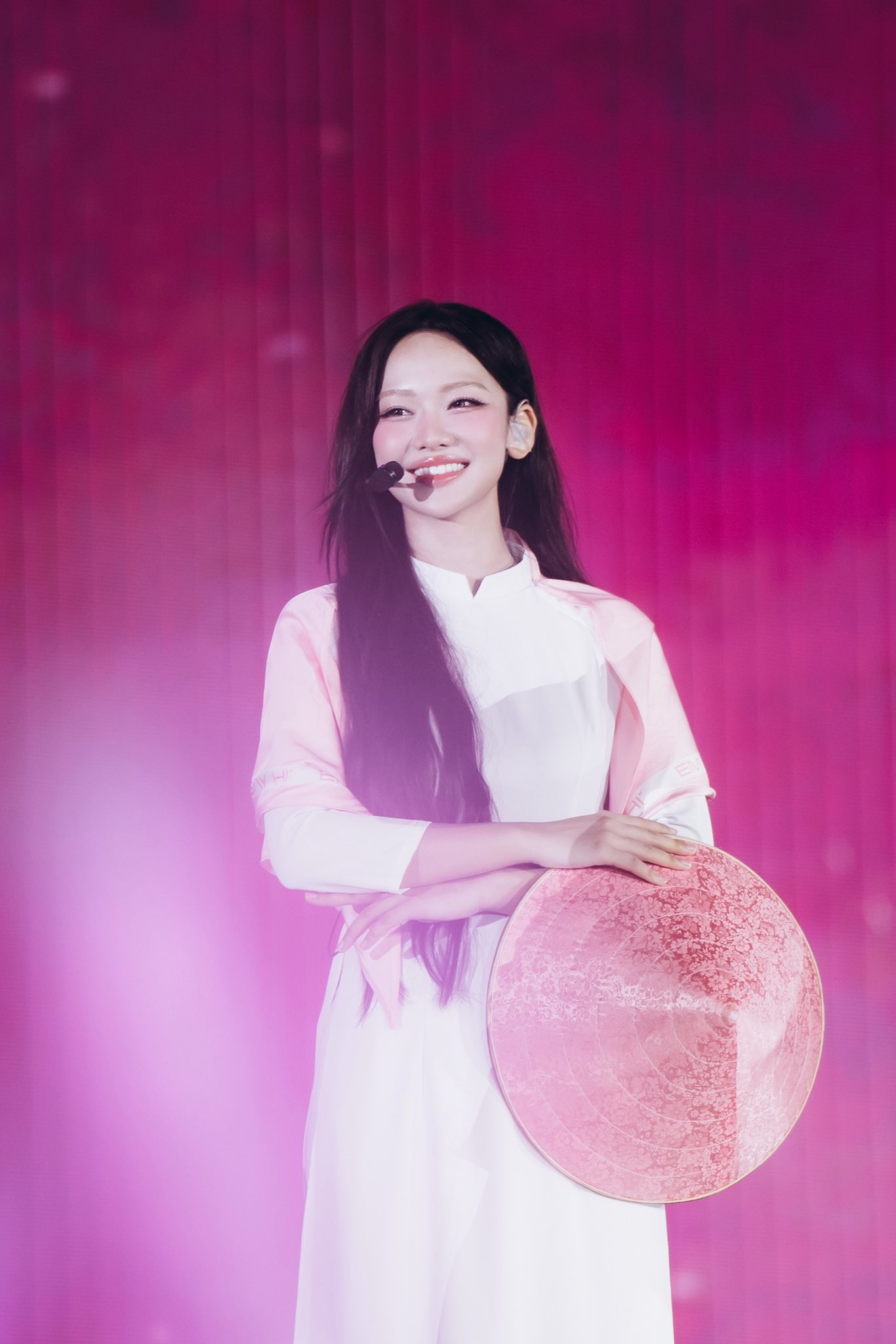 photo-1761884665742 photo-1761884665742