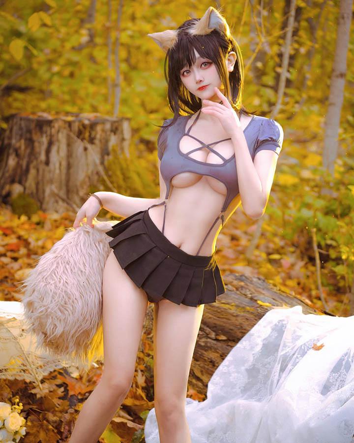 Diện váy cô dâu ngọt ngào, nữ coser lại khiến fan “bùng nổ thị giác”- Ảnh 8. Diện váy cô dâu ngọt ngào, nữ coser lại khiến fan “bùng nổ thị giác”- Ảnh 8.