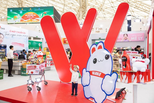 WinMart đón hàng nghìn khách tham quan mua sắm mỗi ngày tại Hội chợ Mùa thu 2025- Ảnh 3.