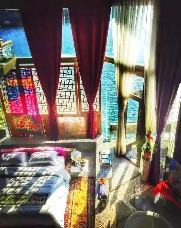 Nữ nghệ sĩ 30 năm không ăn cơm sở hữu biệt thự "cung trăng - mặt trời" đẹp nhất thế gian- Ảnh 18. Nữ nghệ sĩ 30 năm không ăn cơm sở hữu biệt thự "cung trăng - mặt trời" đẹp nhất thế gian- Ảnh 18.