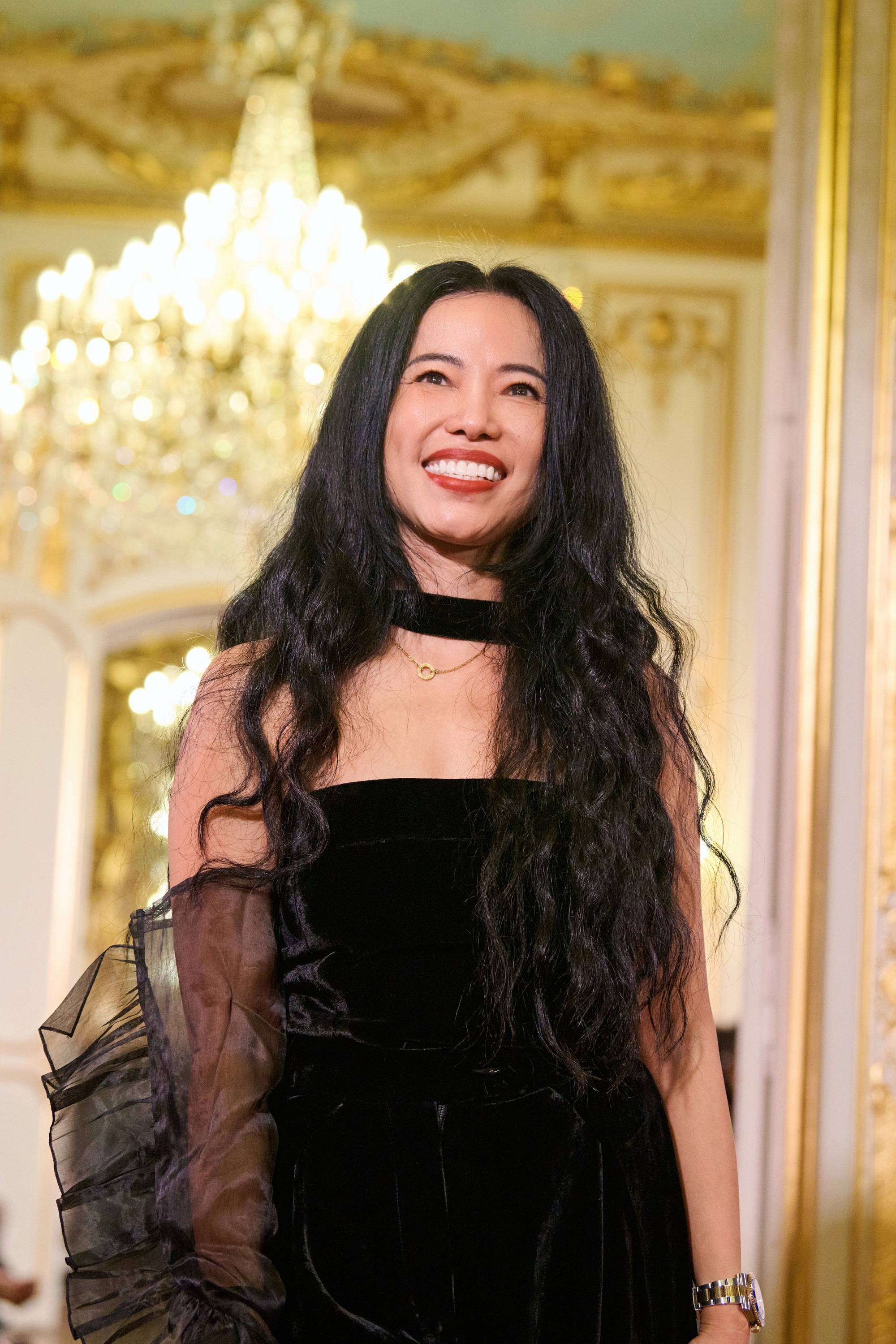 "Người đàn bà nhung lụa" Hà Linh Thư đưa 30 mẫu thiết kế trình làng tại Kinh đô thời trang Paris- Ảnh 17.