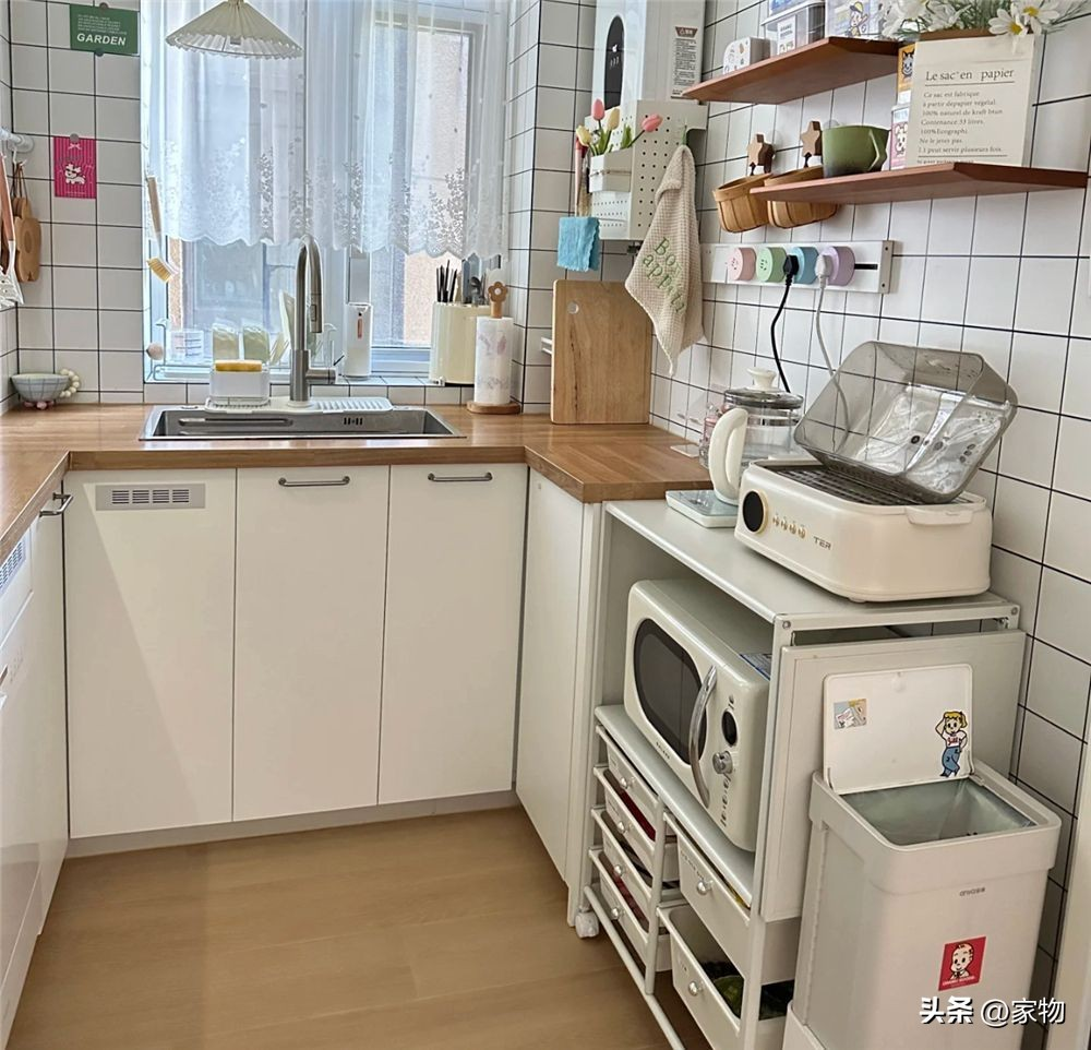 Căn bếp 3,5m² chữ U đang viral: Nhỏ xíu mà "ăn đứt" bếp lớn, sắp xếp đỉnh cao khiến dân mạng bùng nổ- Ảnh 8.