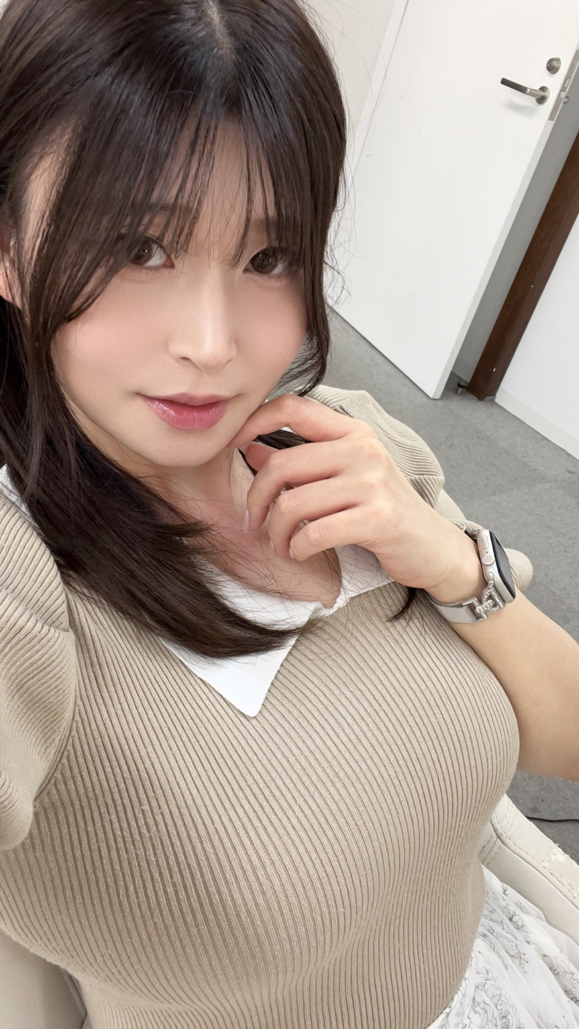 photo-1759806666596
