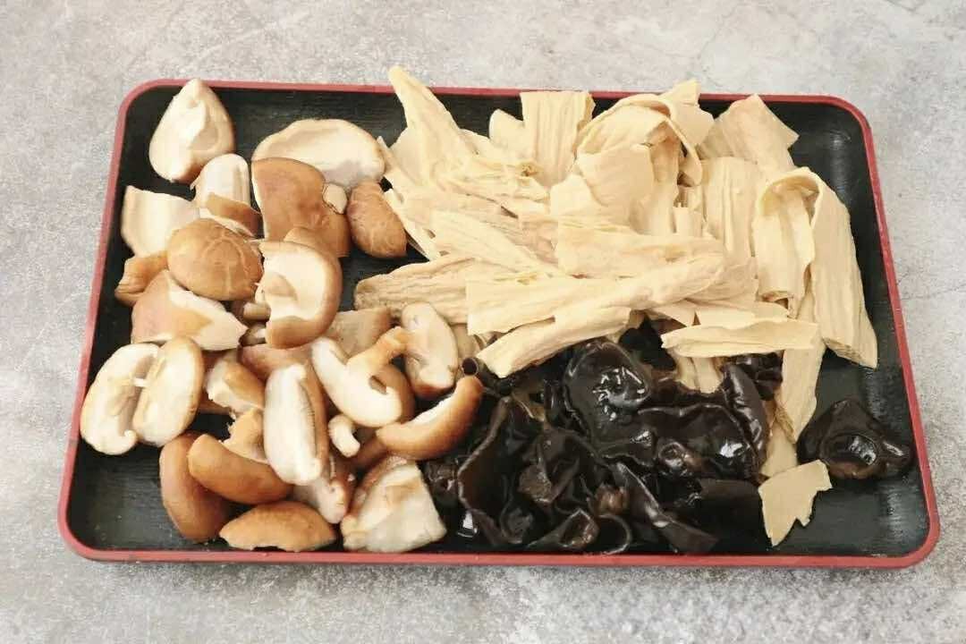 Trời mưa, ngập hãy nấu ngay món này: Toàn nguyên liệu rẻ tiền mà hương vị tuyệt ngon ăn cùng cơm hay bún đều hợp- Ảnh 3.